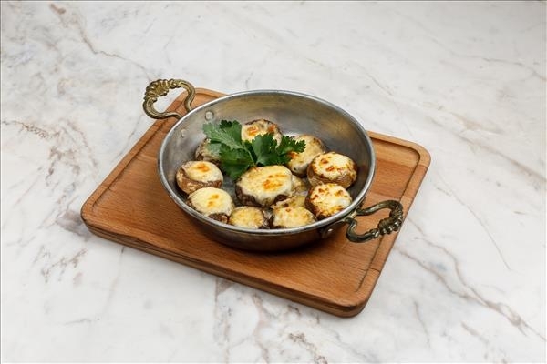 Шампиньоны запечённые с сыром