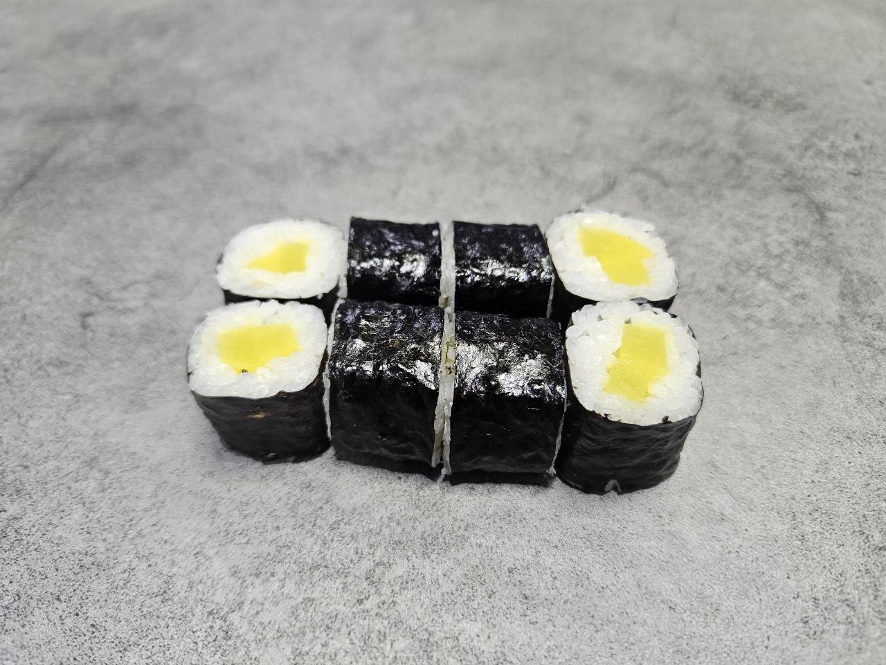 Ролл с дайконом