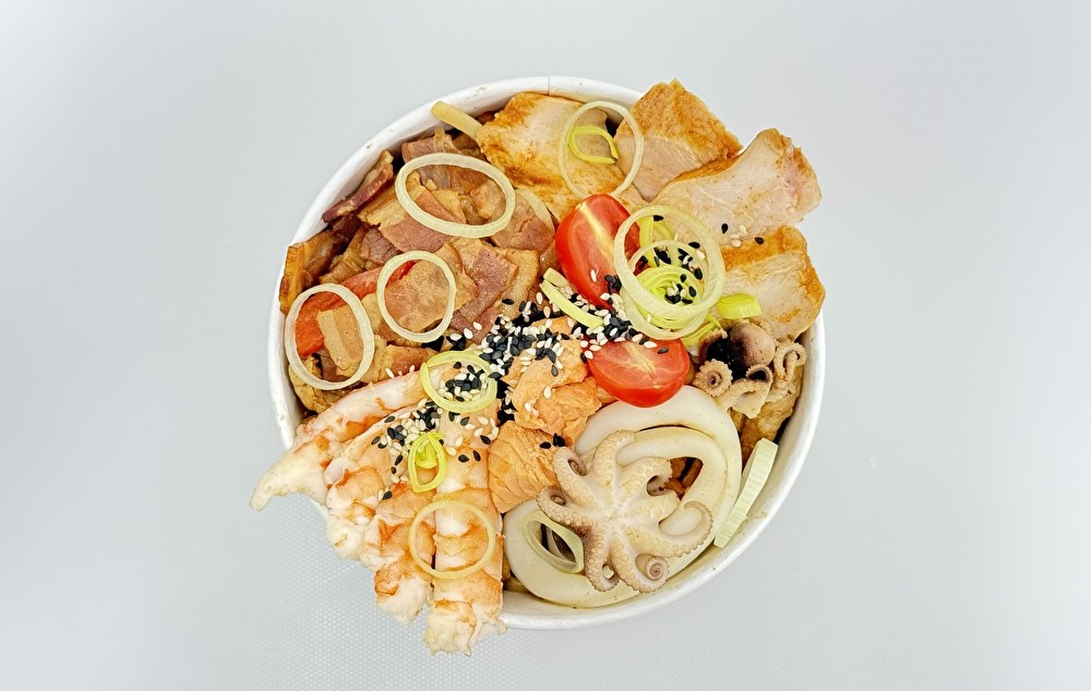 Wok с лососем (удон)