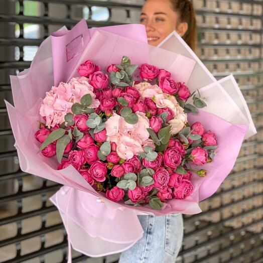 Пионовидная Роза и гортензии премиум букет