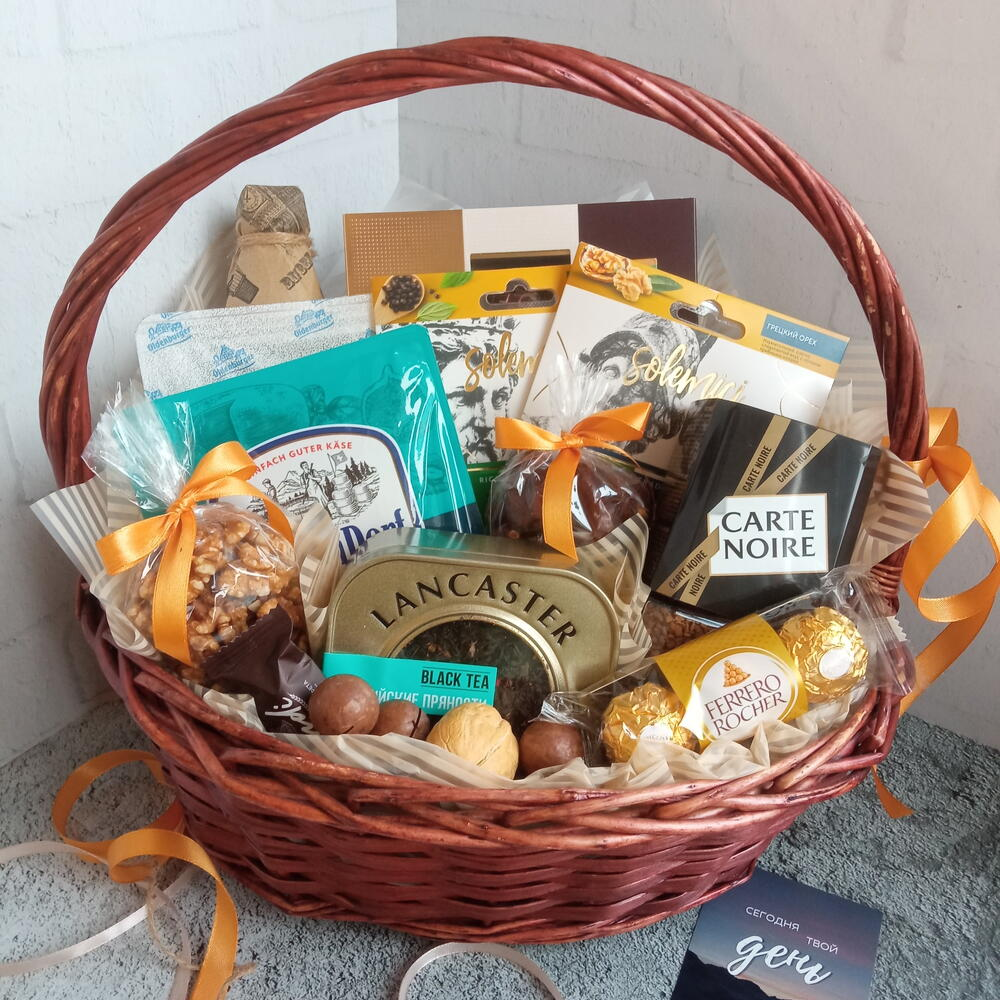 Съедобная корзина подарок орехи сыр чай кофе