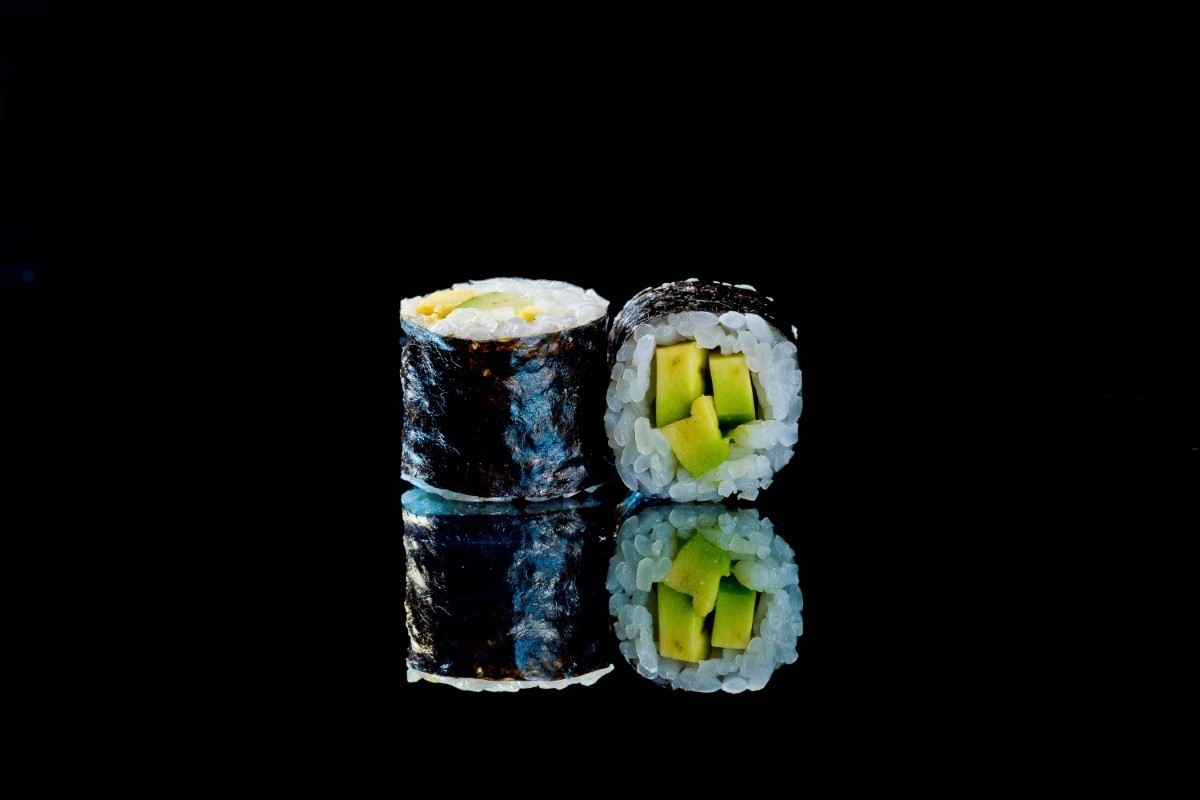 Ролл с авокадо