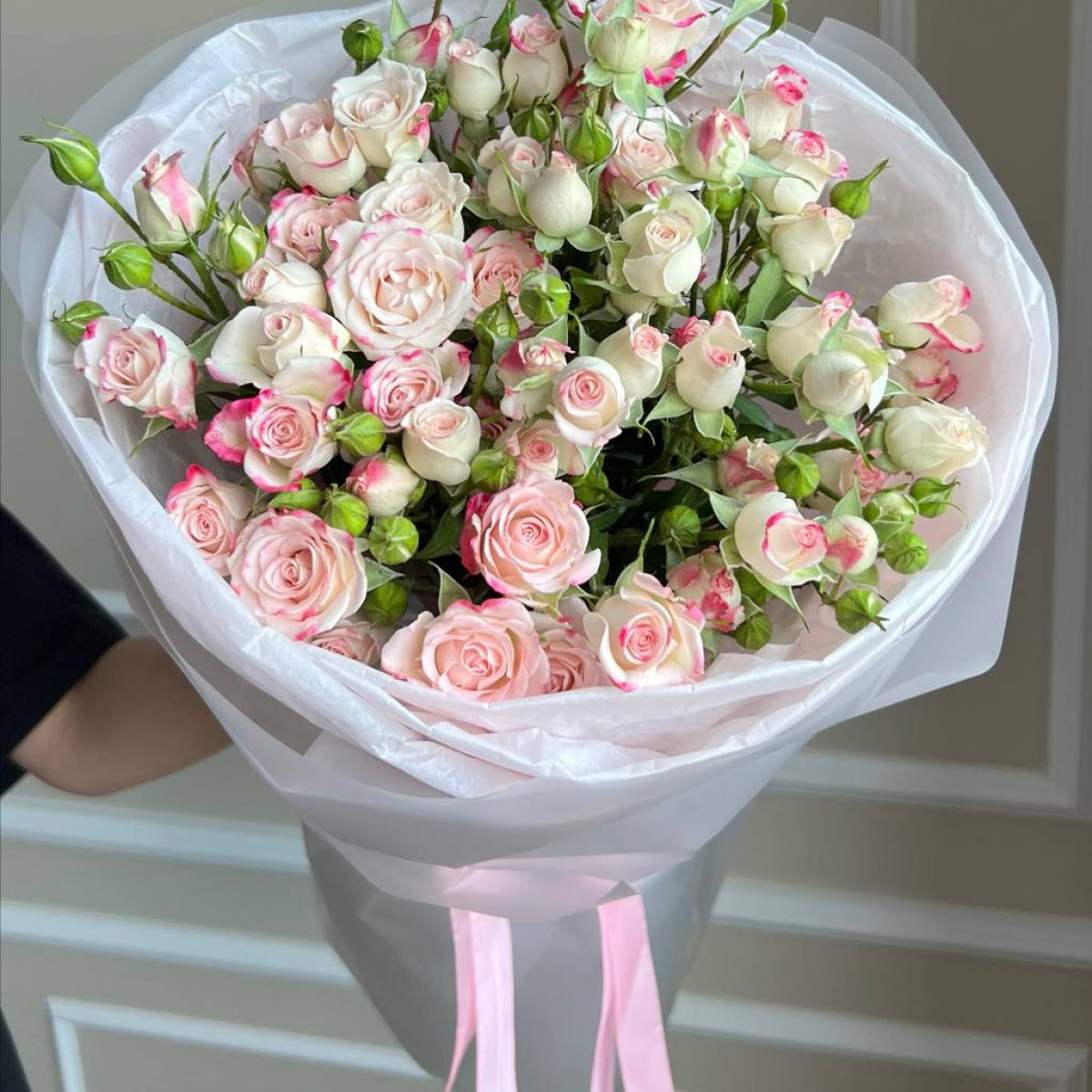 Моно букет из кустовых роз 62 (предзаказ)