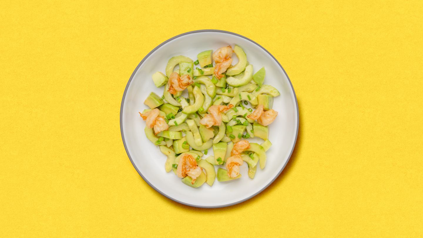 Салат с авокадо и креветками