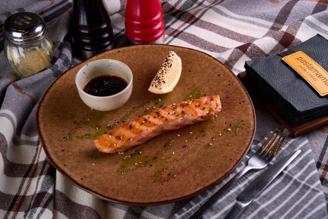 Лосось с кунжутом