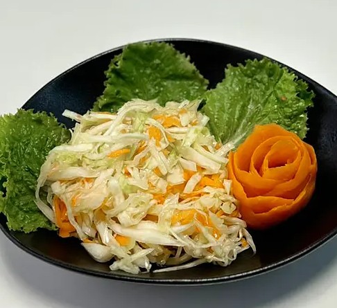Салат капустный с морковью