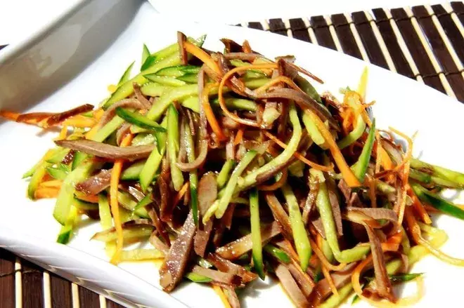 Салат из языка с майонезом