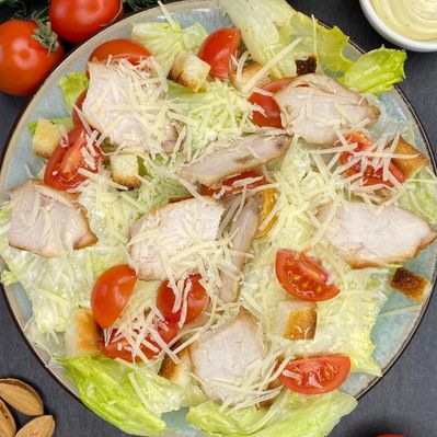 Салат Цезарь c курицей