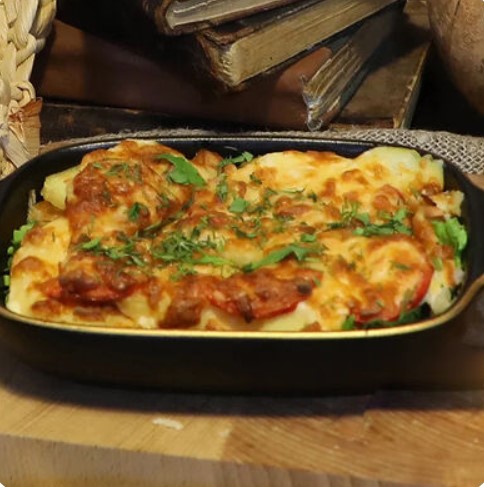 Мясо по-французски с курицей