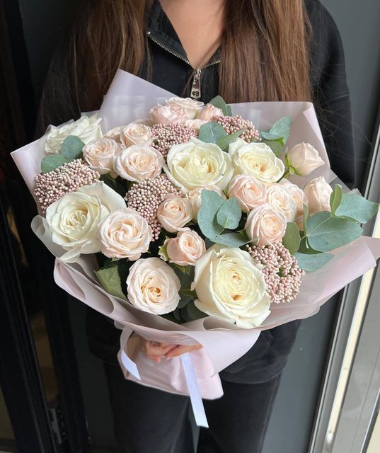 Микс пионовидных роз