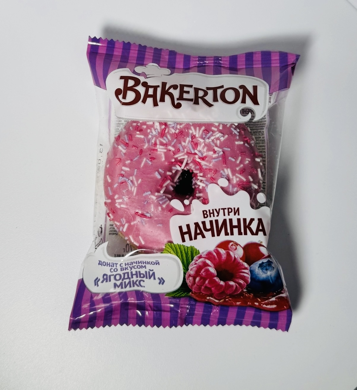 Донат ягодный микс