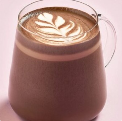 Чернично-пряный какао на безлактозном молоке