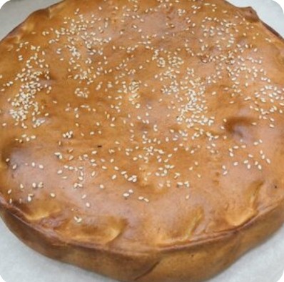 Пирог с зелёным луком, яйцом и рисом 1кг (сдобное тесто)