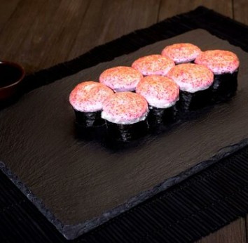 Ролл запеченный с копченым лососем