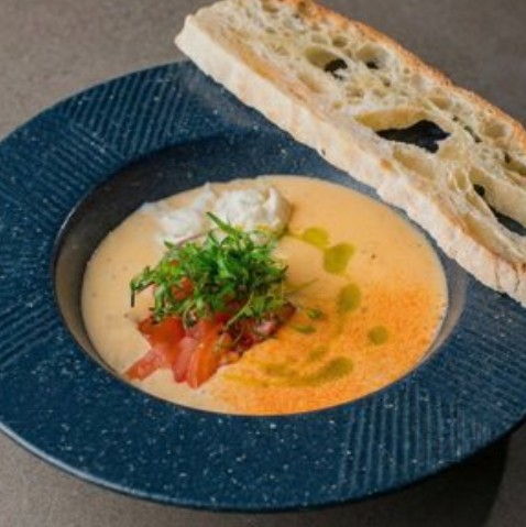 Сырный суп с томатами и курицей