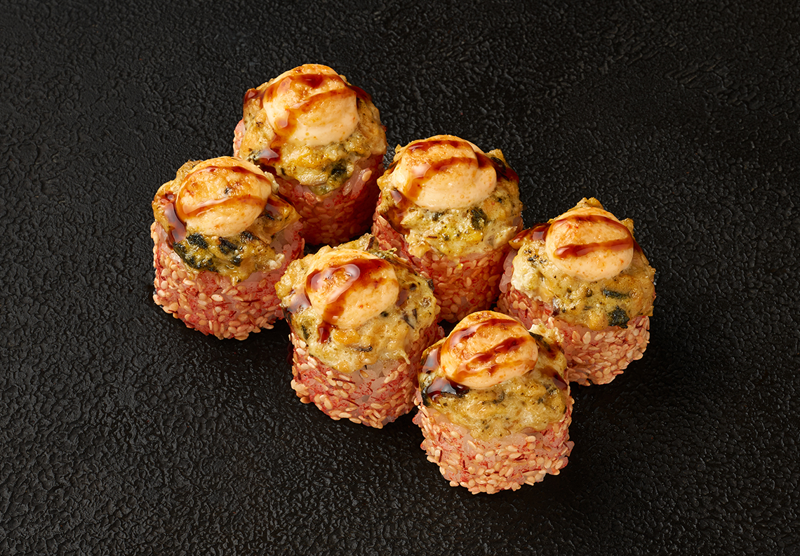 Запеченный ролл Спайси с мидиями и унаги соусом