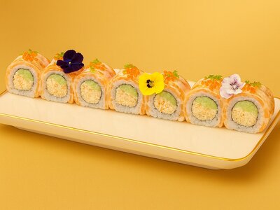 Ролл с Опаленным лососем ментайко