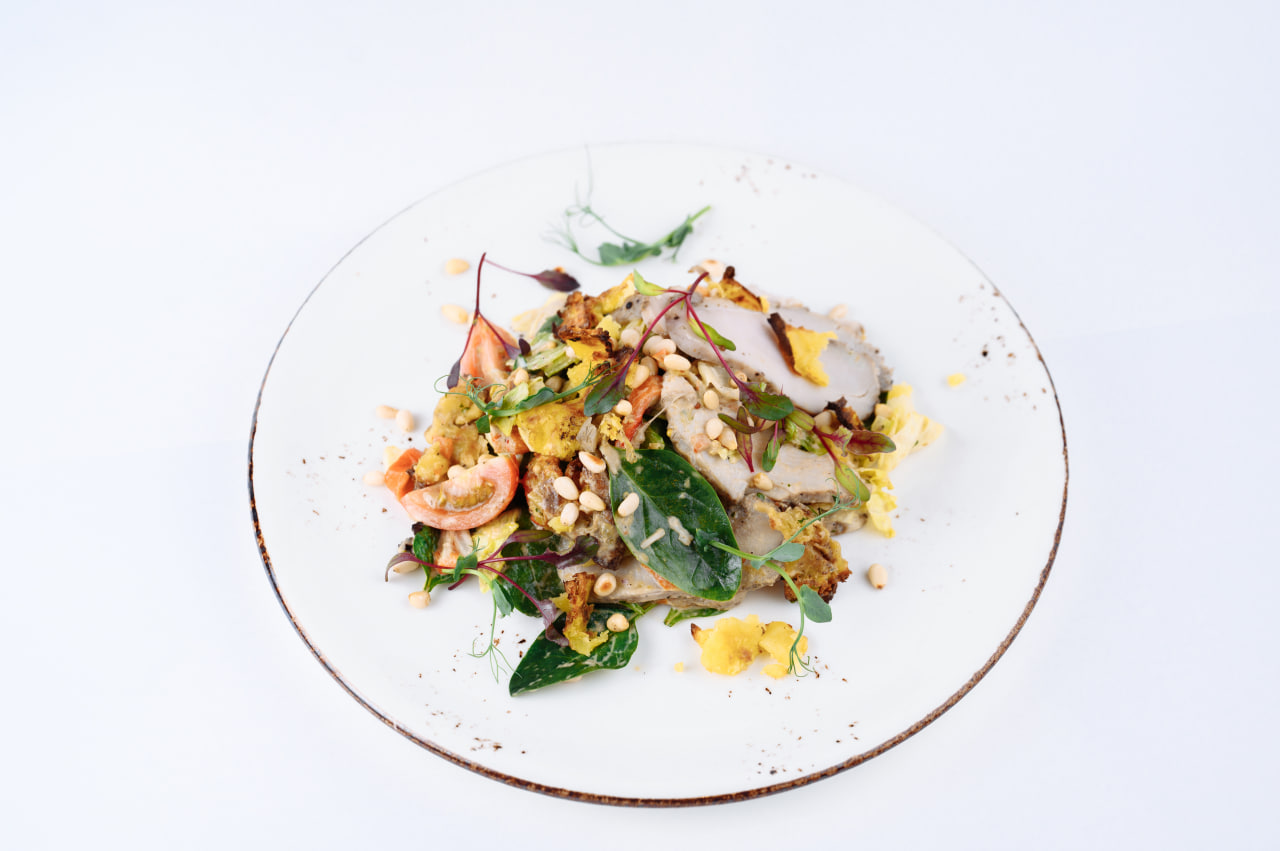 Салат с пастрами из индейки с картофелем