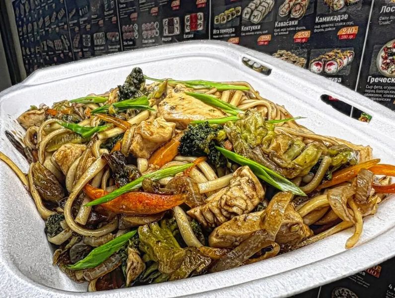 Вок с курицей