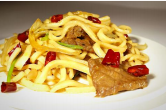 Лапша с говядиной и кинзой