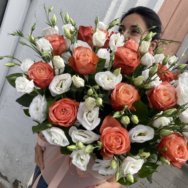 Шляпная коробка с пионовидной розой