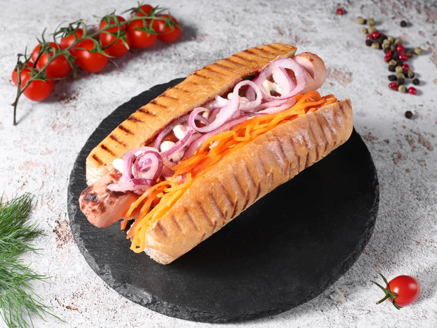 Хот дог с сосиской