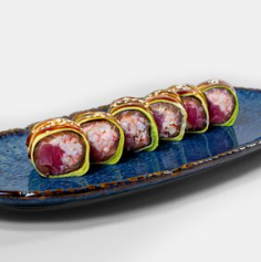 Краб-лосось-тунец в авокадо (без риса)