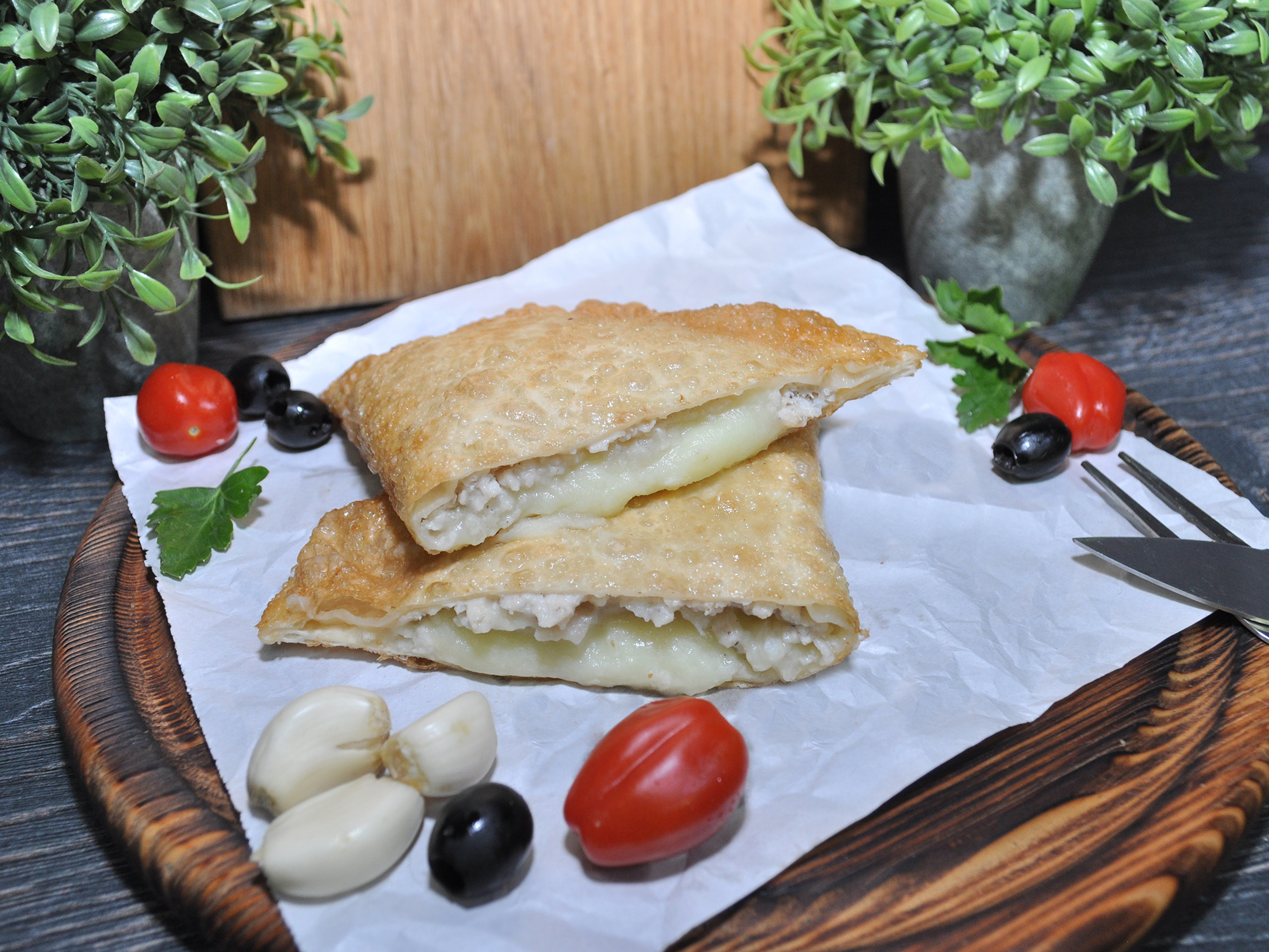 Чебурек с курицей и картофелем