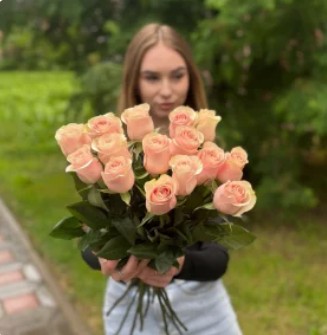 15 роз на ленте