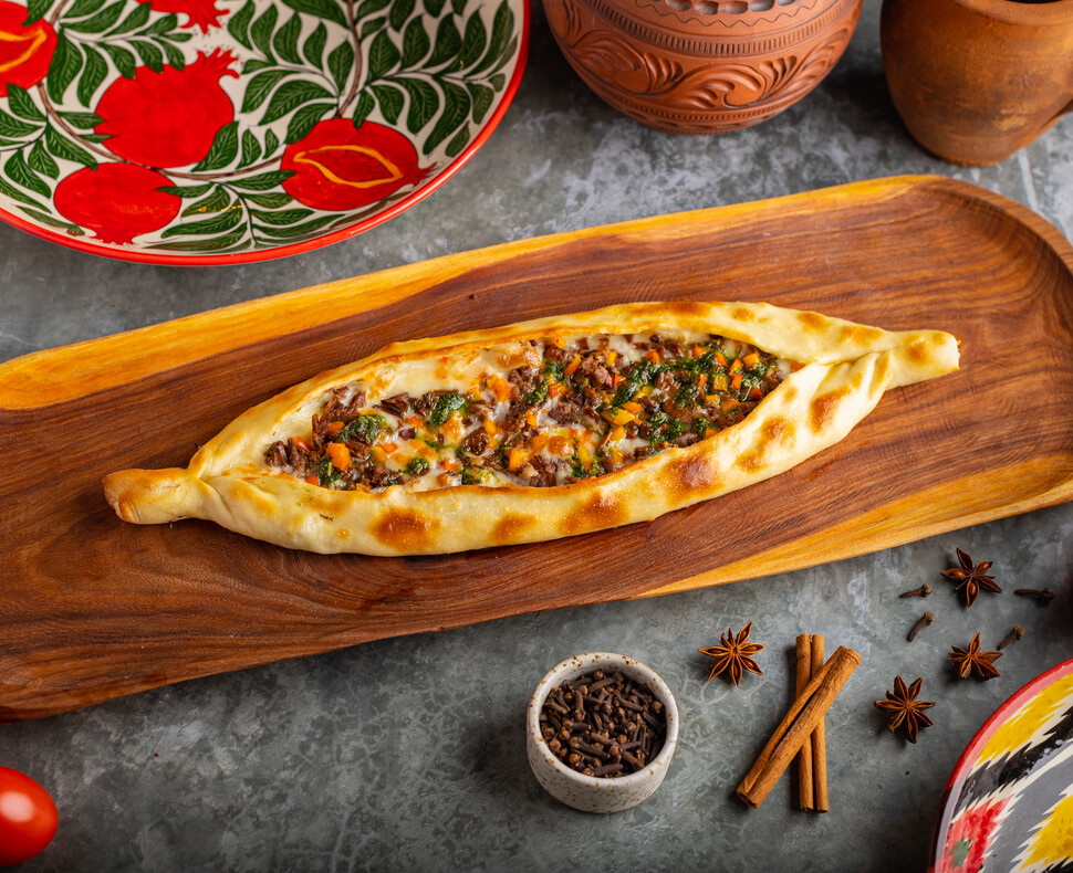 Пиде с рубленной говядиной