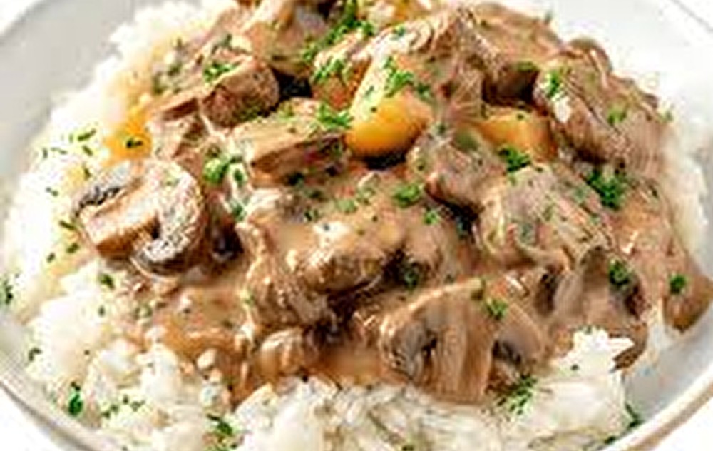 Бефстроганов из говядины с рисом