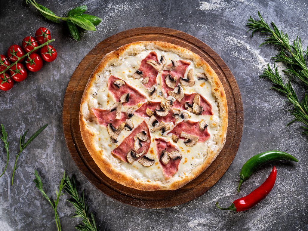 С ветчиной и грибами