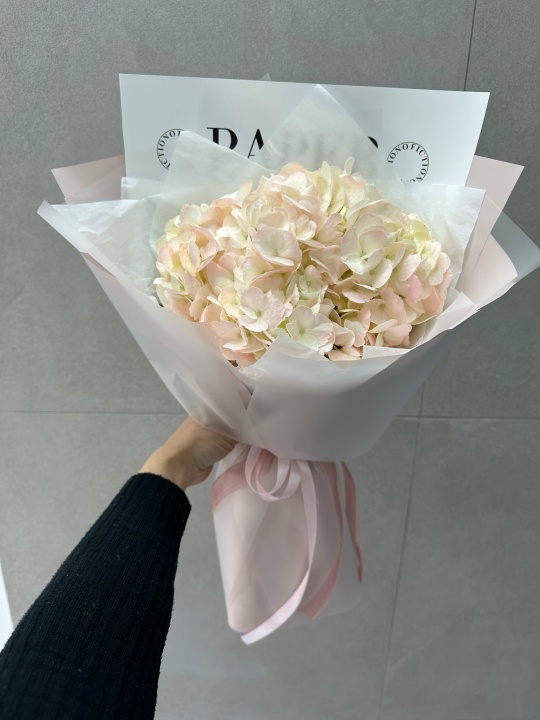 Букетик комплимент из гортензии