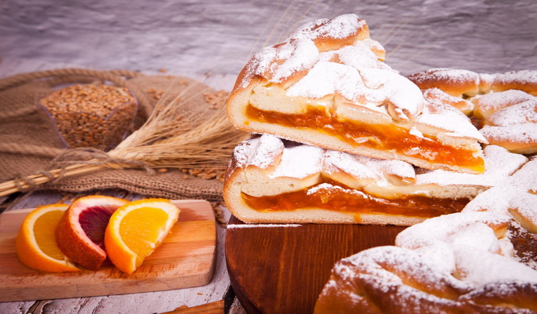 Сдобный пирог с абрикосом и апельсином