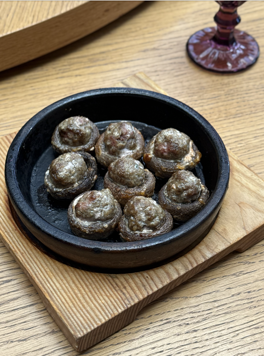 Шампиньоны, запечённые с мясом
