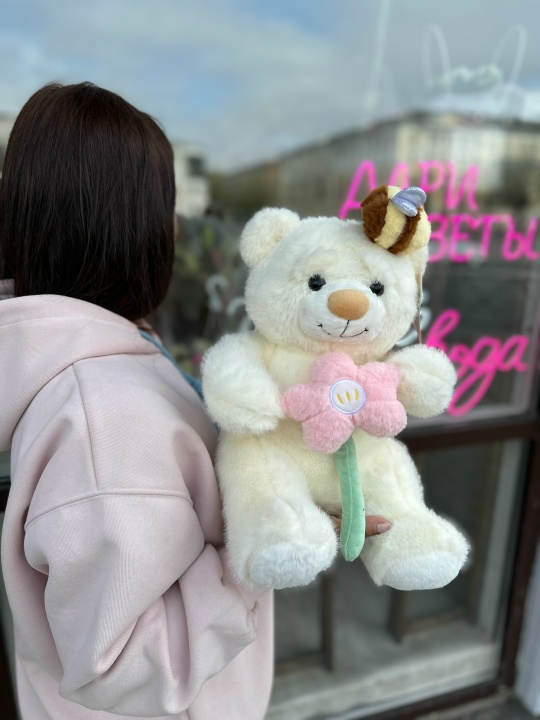 Милый плюшевый мишка