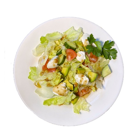 Салат овощной с авокадо