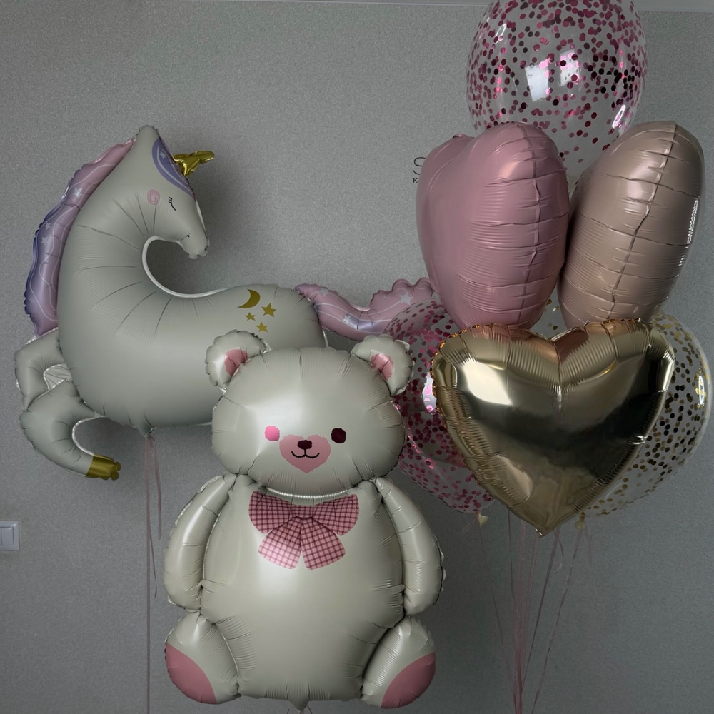 Единорог, медвежонок и фонтан из шаров