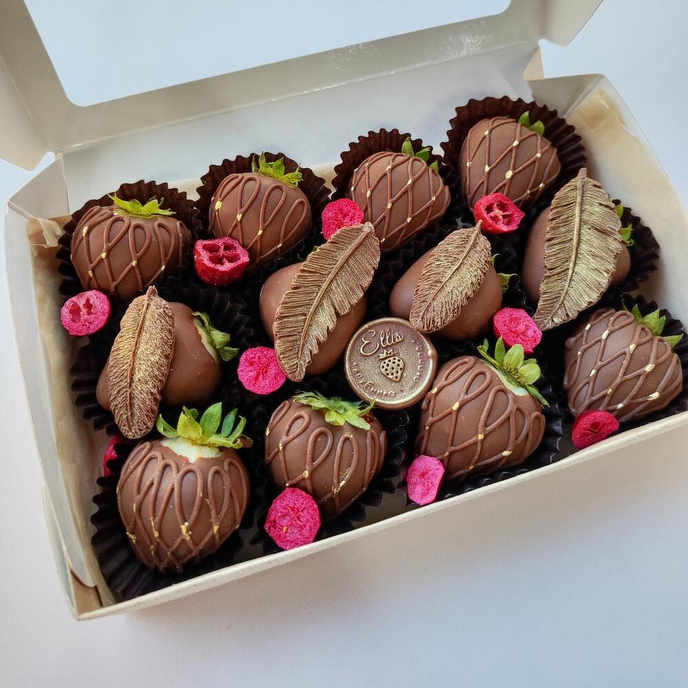 Клубника в шоколаде "Шоколадное послание"