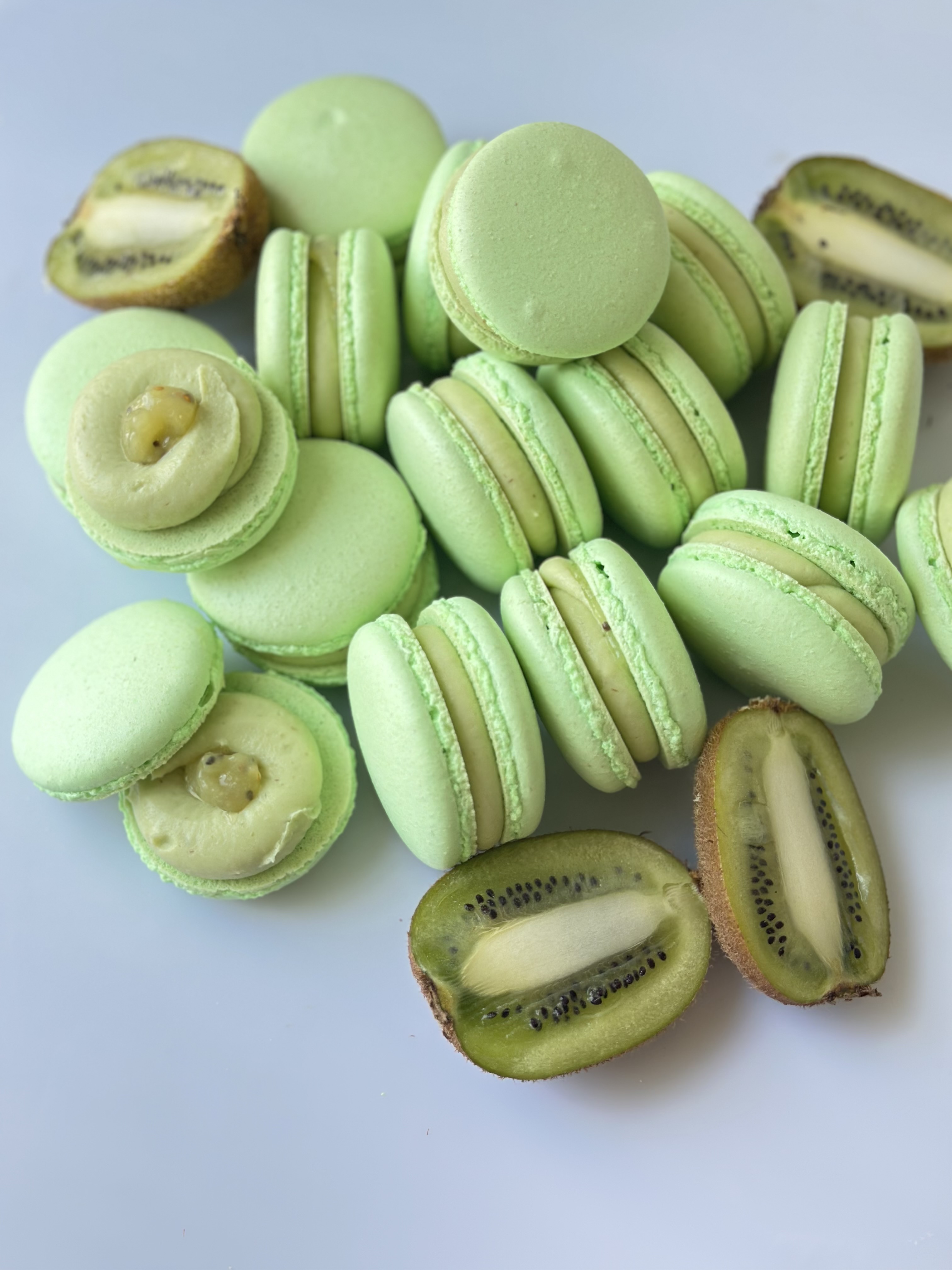 Macaron авокадо-киви