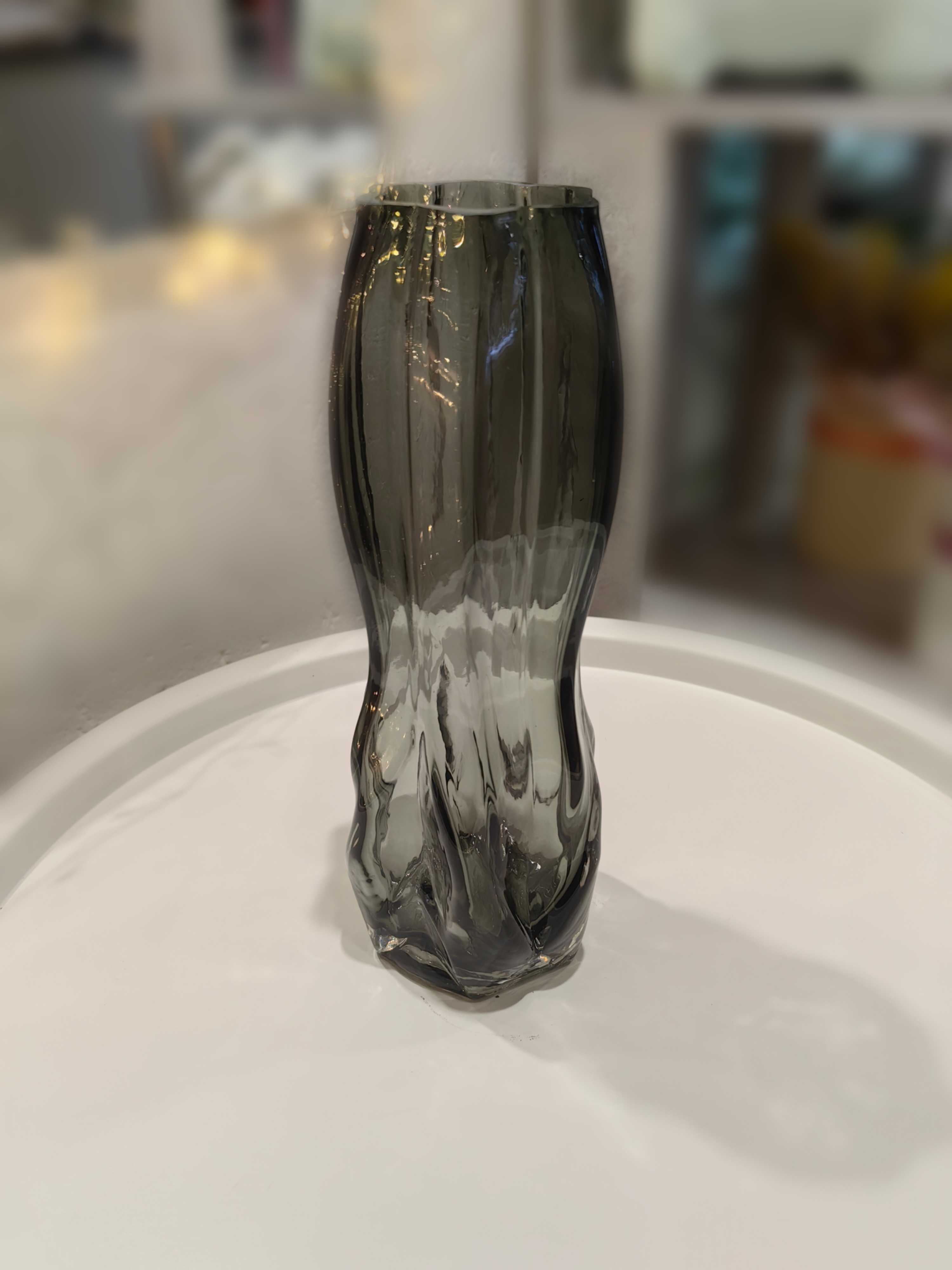 Ваза из толстого стекла для цветов