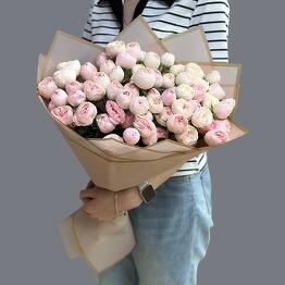 Букет из 21 пионовидной кустовой розы