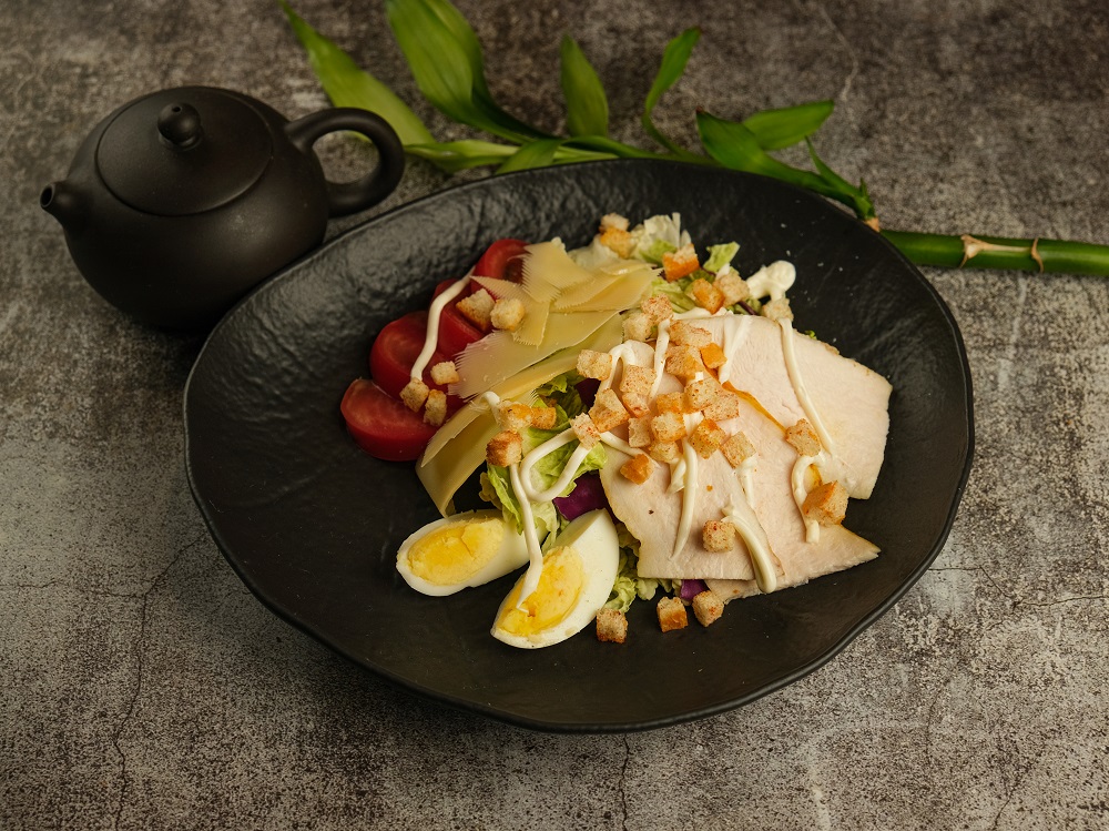 Цезарь с курицей