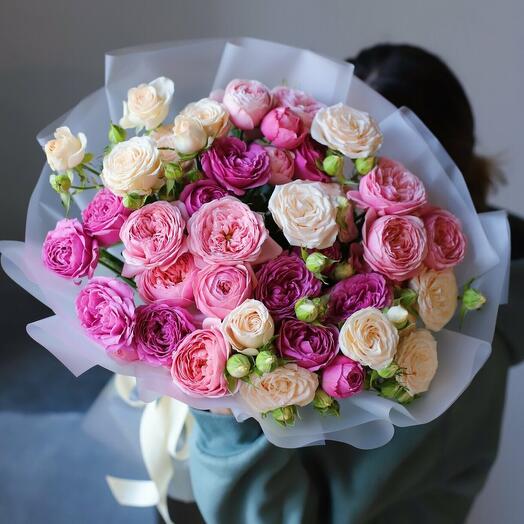 Пионовидная роза 