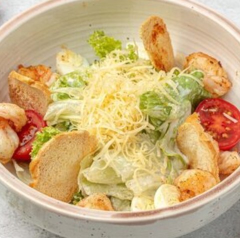 Салат Цезарь с креветками