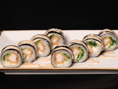 Ролл с окунем