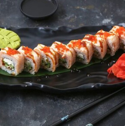 Ролл Филадельфия гриль с жареным лососем