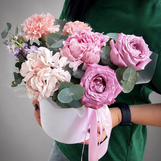 SEASON TREND BOX: Ароматный букет с пионом, маттиолой и эвкалиптом