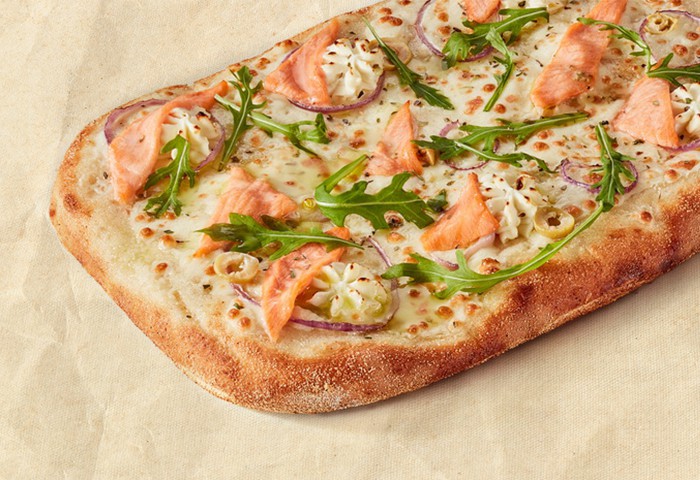 Римская с лососем и рукколой