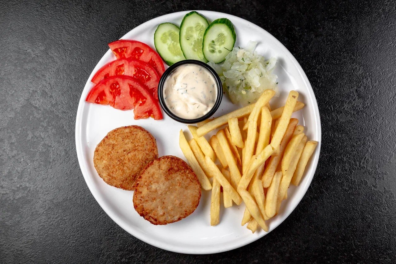 Комплексный обед с куриными котлетами 